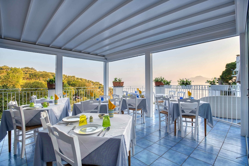 Boutique Hotel Helios - Adults Only 48/74