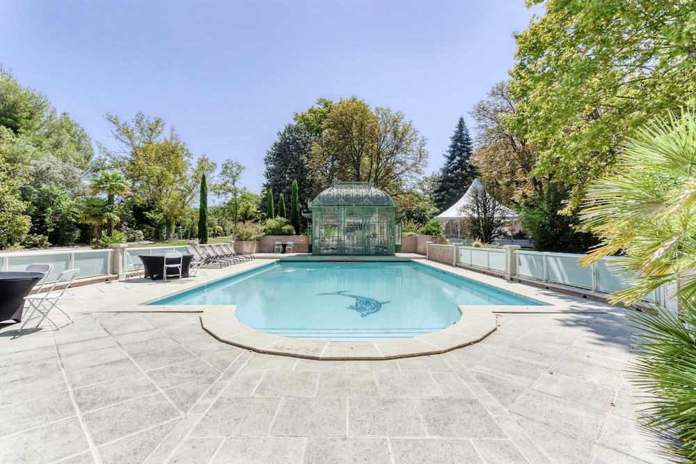 DOMAINE DE LA NERTHE- HOTEL PROVENCE MEDITERRANEE 45/50