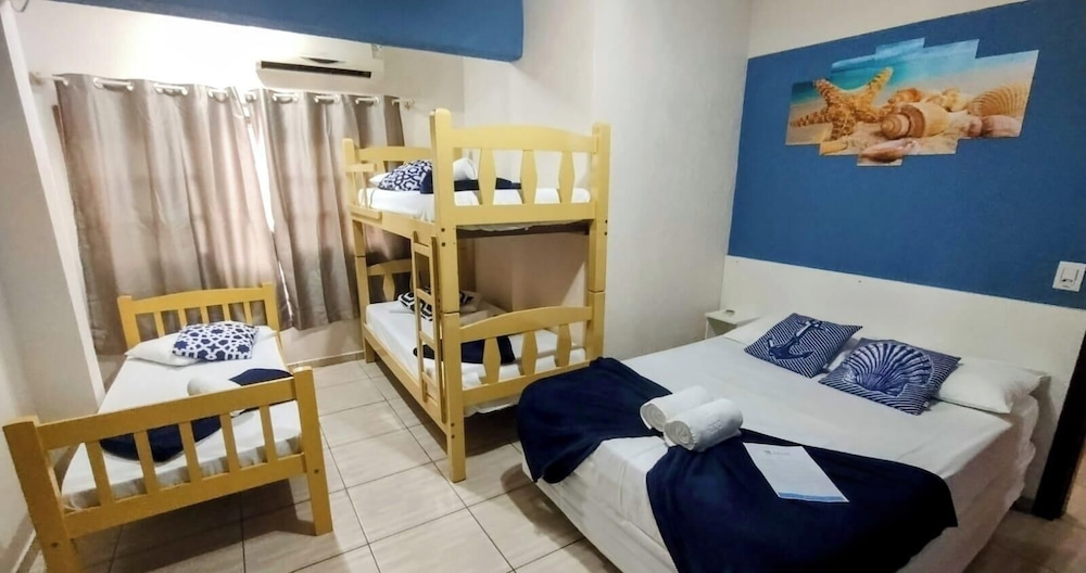 Family, 1 Single and 2 Double Beds، POUSADA BAIA DOS CORAIS 3/3