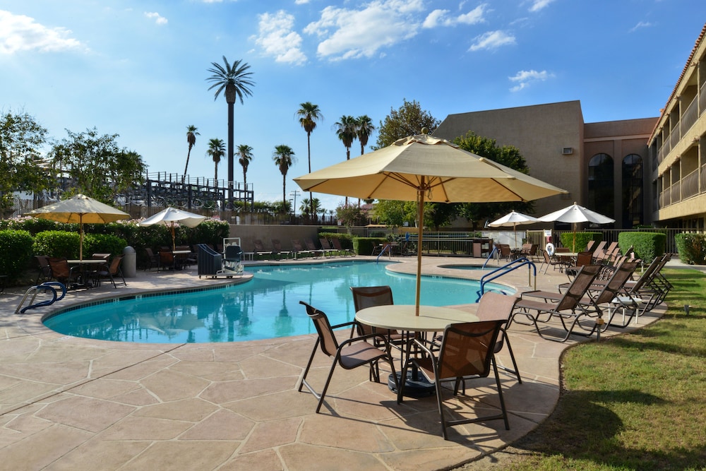 Holiday Inn Express Palm Desert 7/78