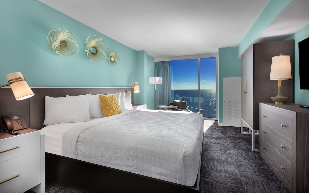 Crown Reef Resort 16/68