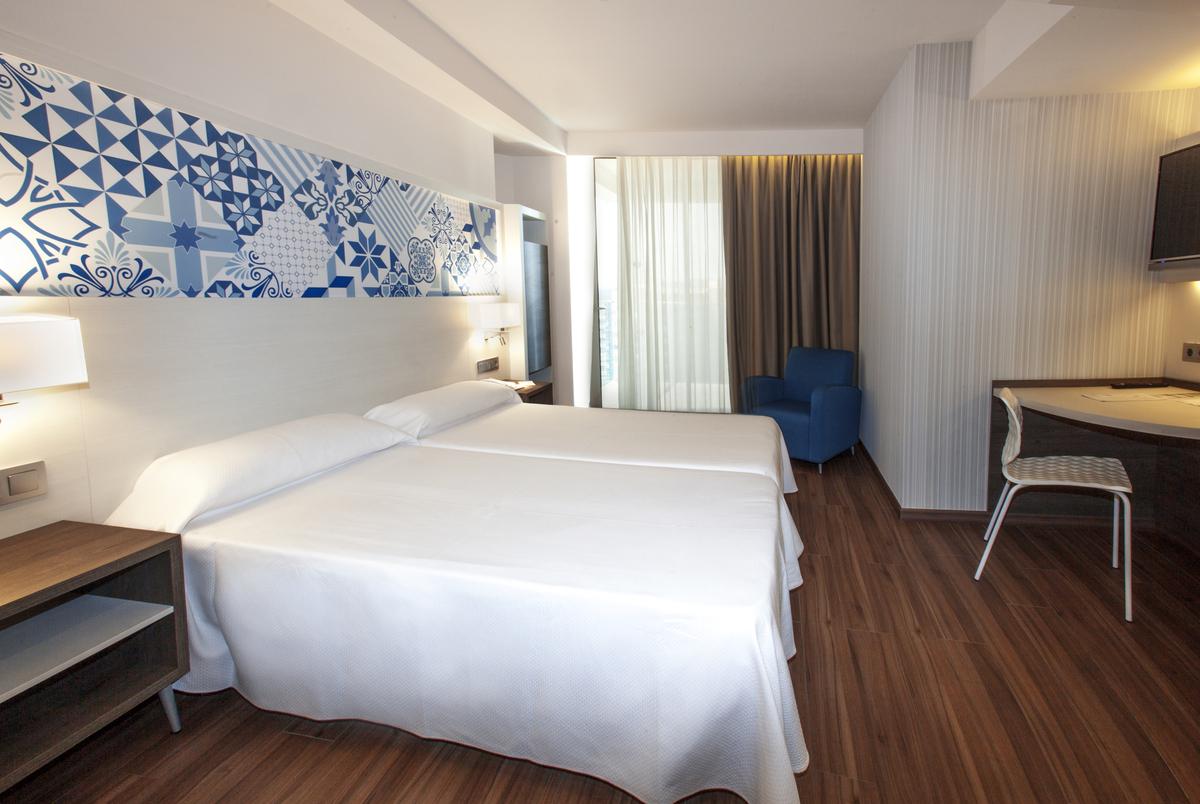 Standard, Double Bed, City View, Balcony or Terrace