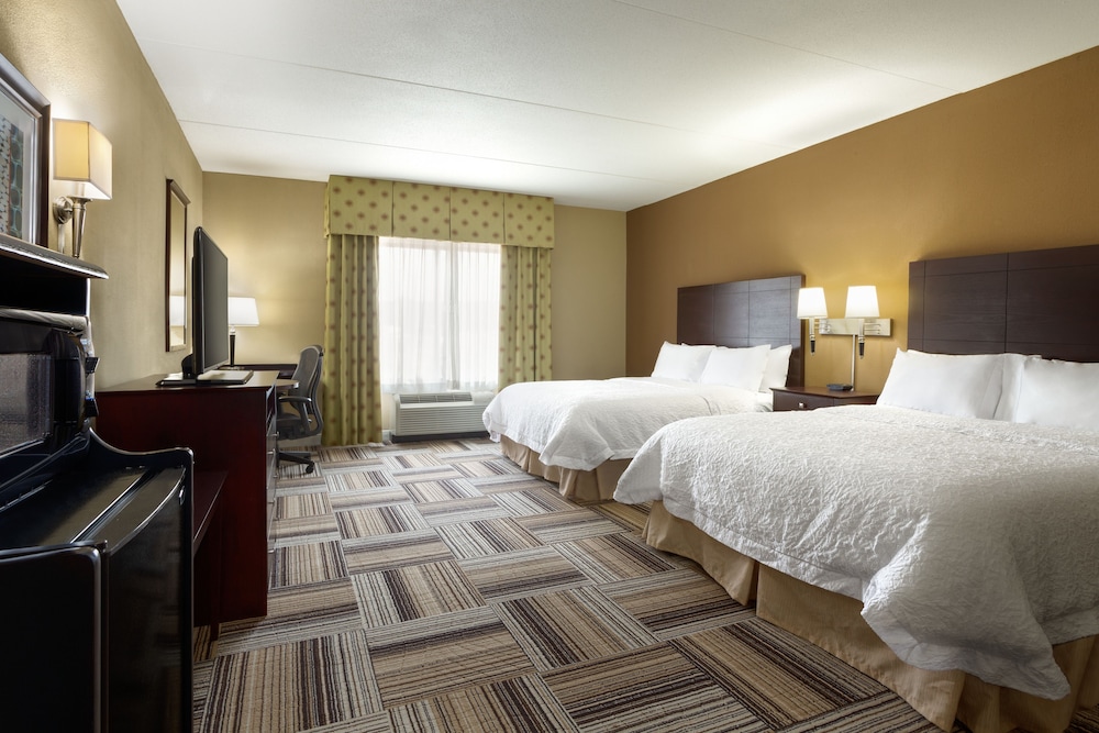 Hampton Inn and Suites Laurel, MS 7/45