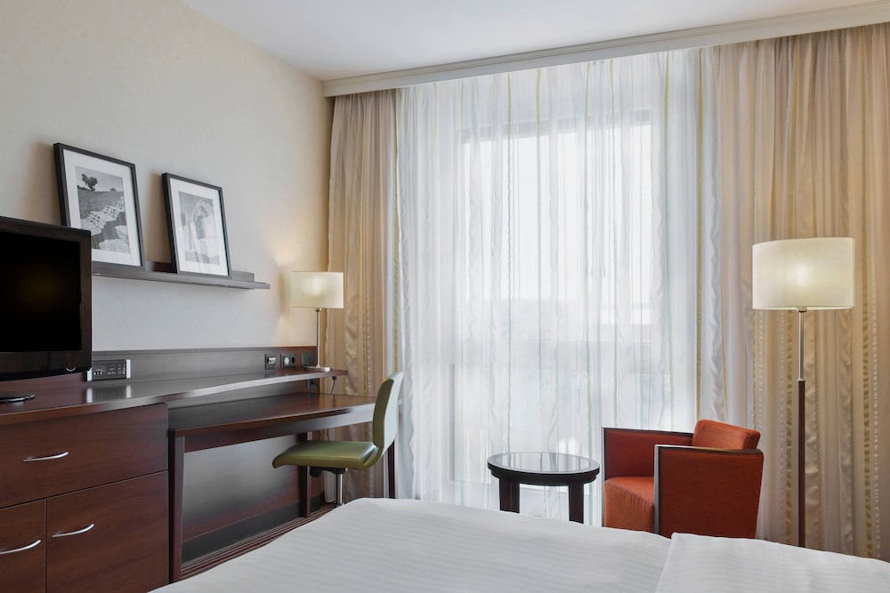 Courtyard by Marriott Basel 14/32