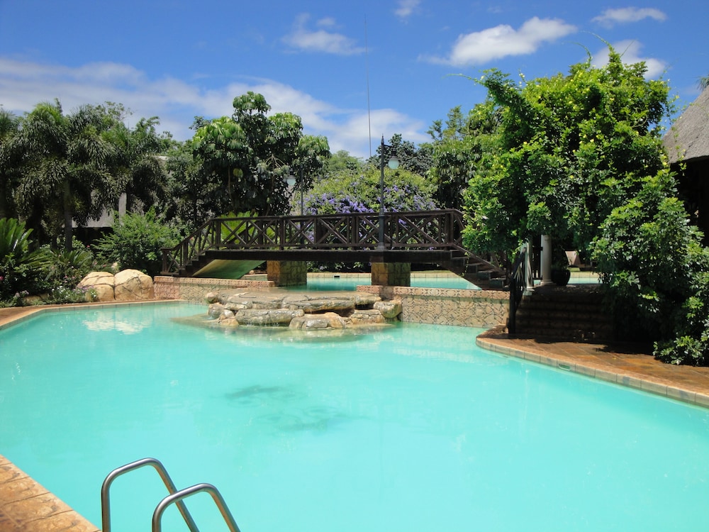 Summerfield Luxury Resort & Botanical Garden 42/44