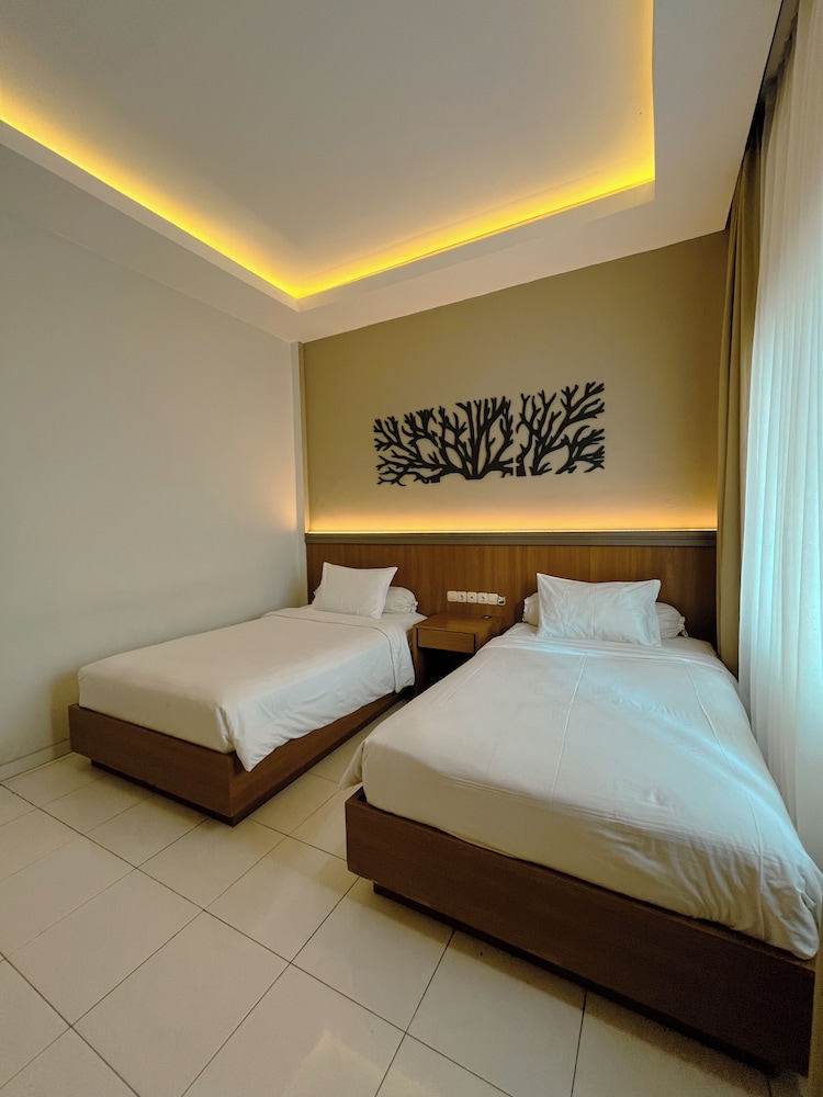 Front One Resort Indraloka 15/50