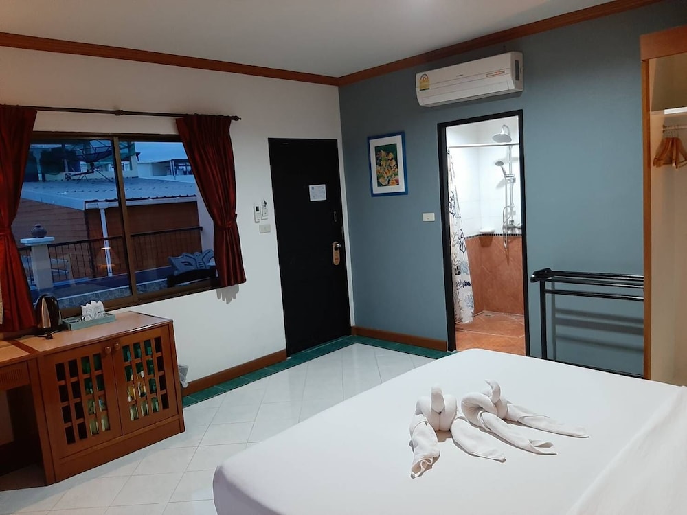 Sea Front Home 33/70