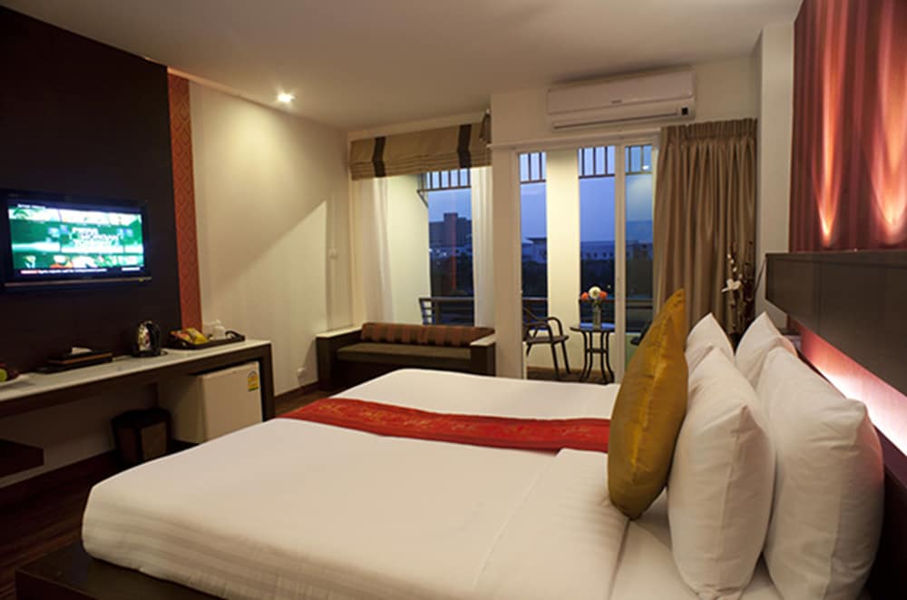 DELUXE, DOUBLE BED
