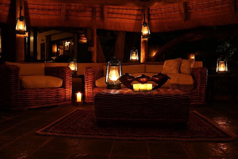 Ivory Wilderness River Rock Lodge 16/24