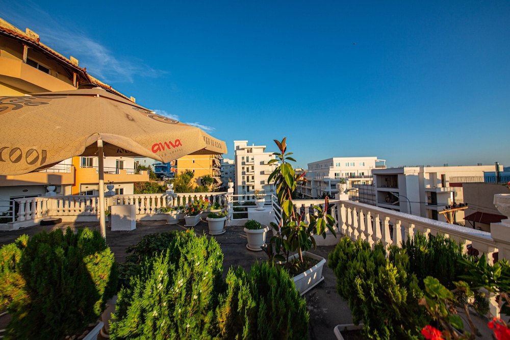 Hotel Primavera 41/50