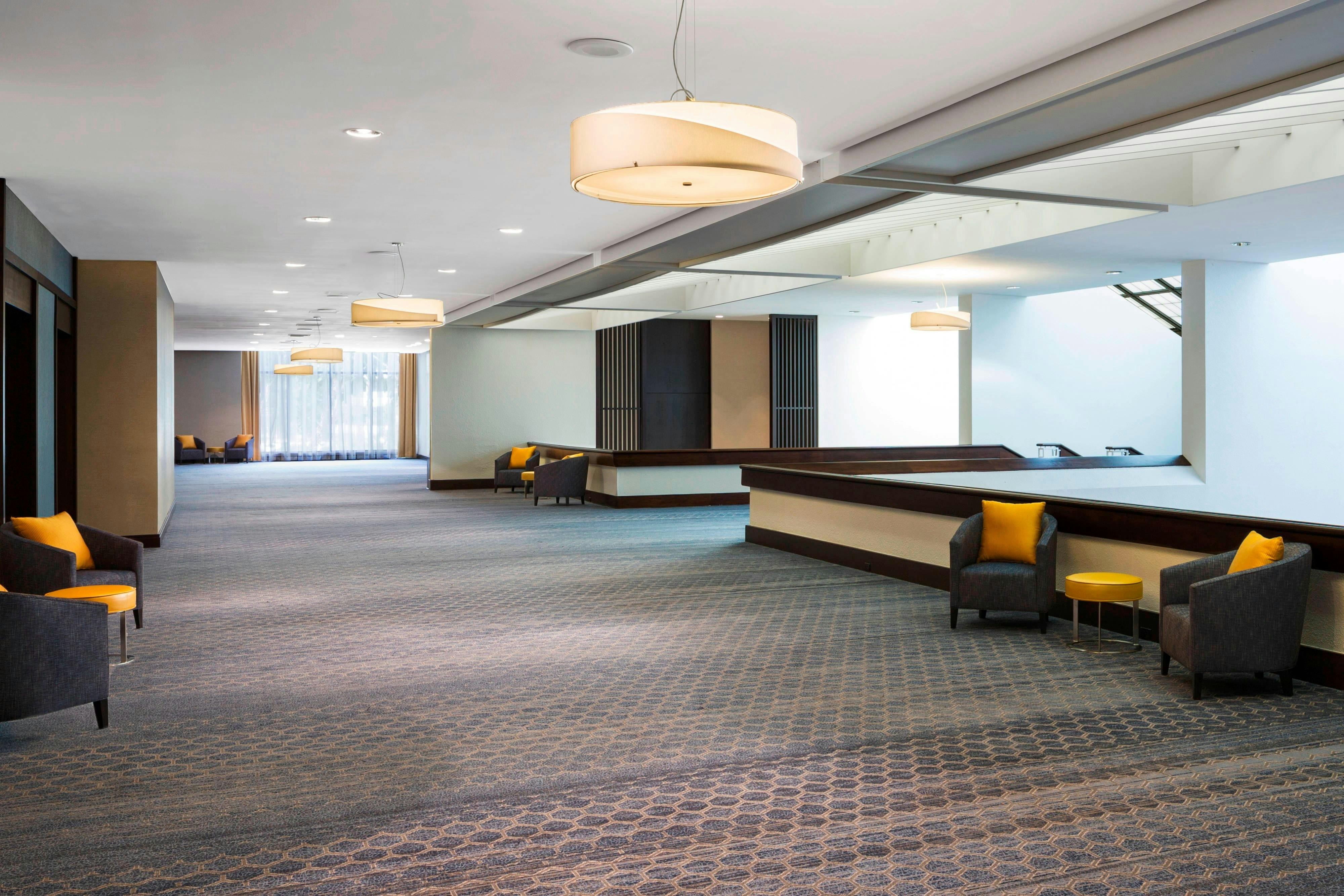 Sheraton Norfolk Waterside 23/55