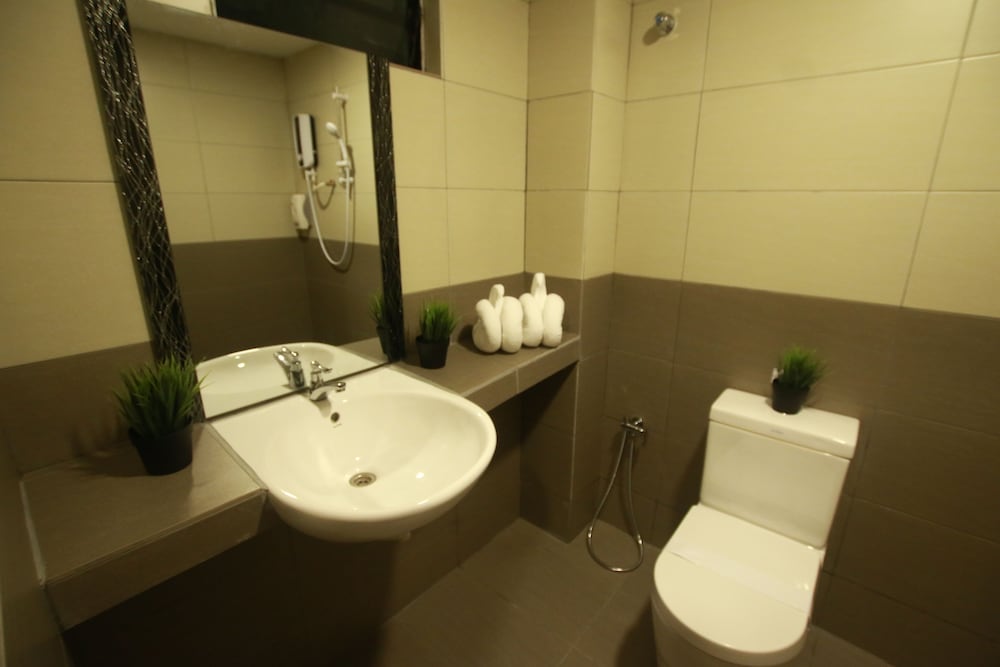 The Barat Tioman Beach Resort 50/50