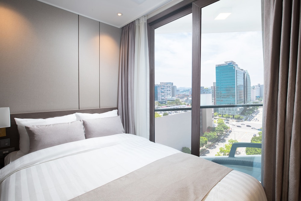 RESIDENCE, SUITE, DOUBLE BED