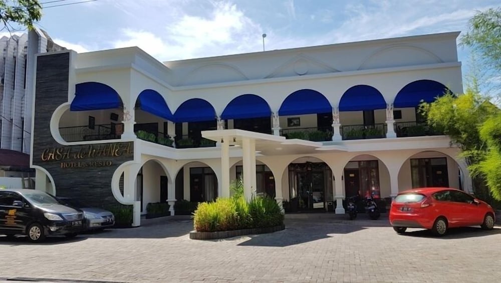 Casa de Wanea Hotel and Resto 33/35