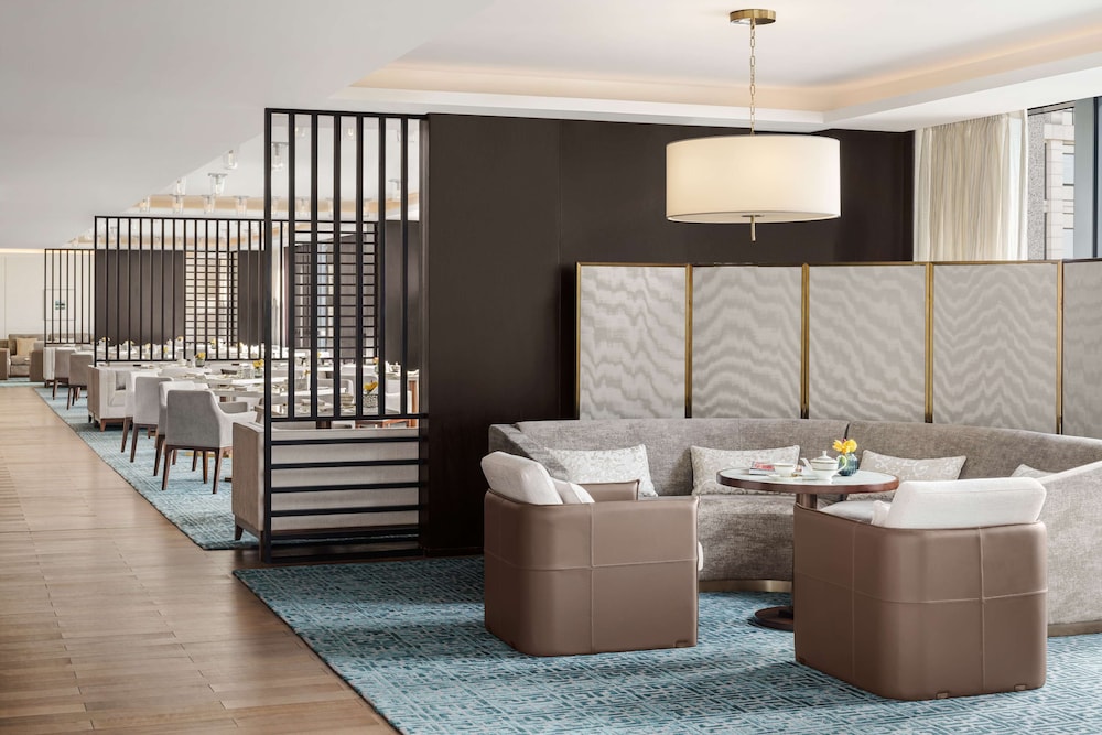 Fairmont Wuhan 64/67