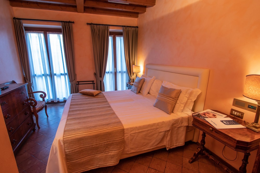 Albergo Le Due Corti 33/62