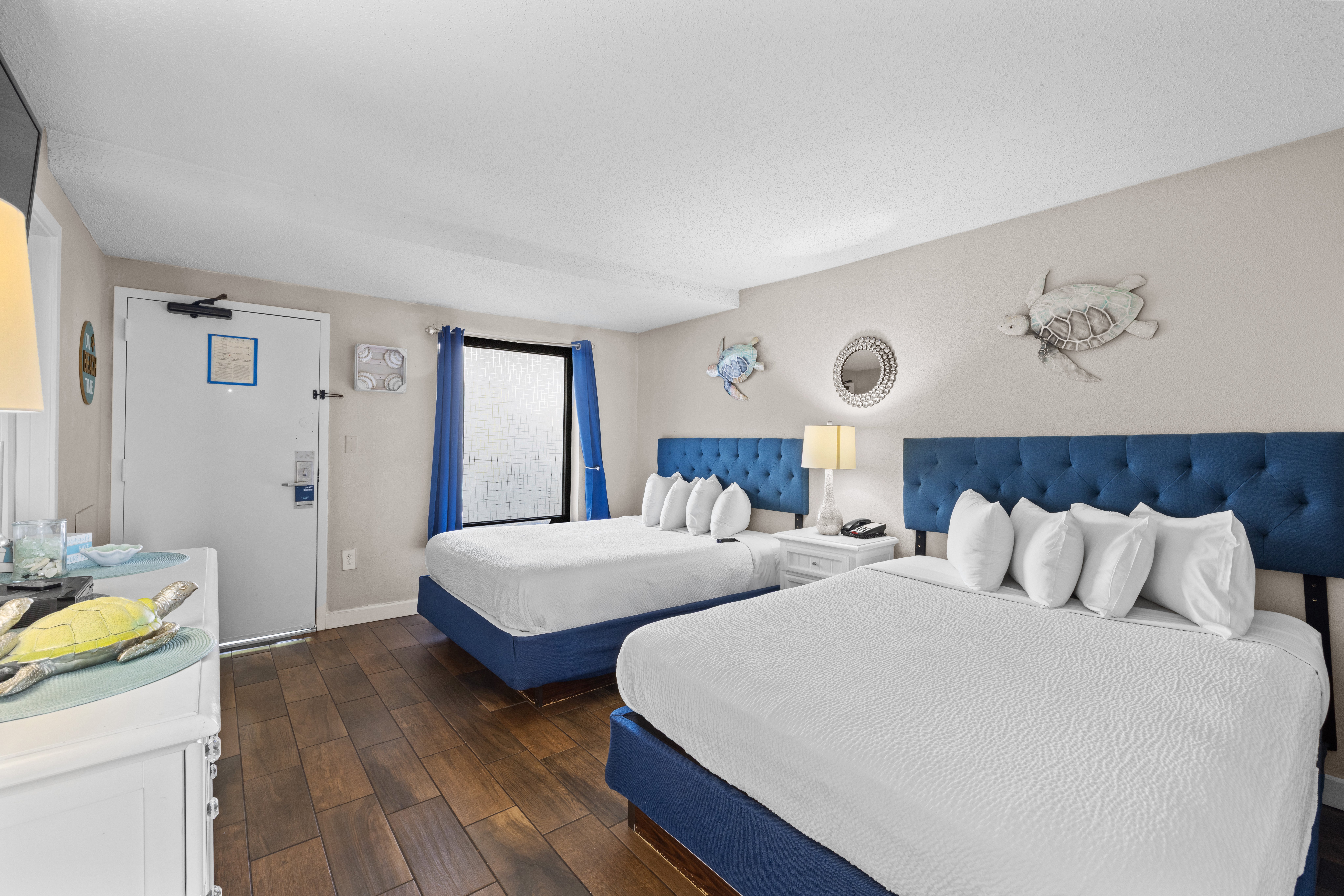 Monterey Bay Suites 17/81