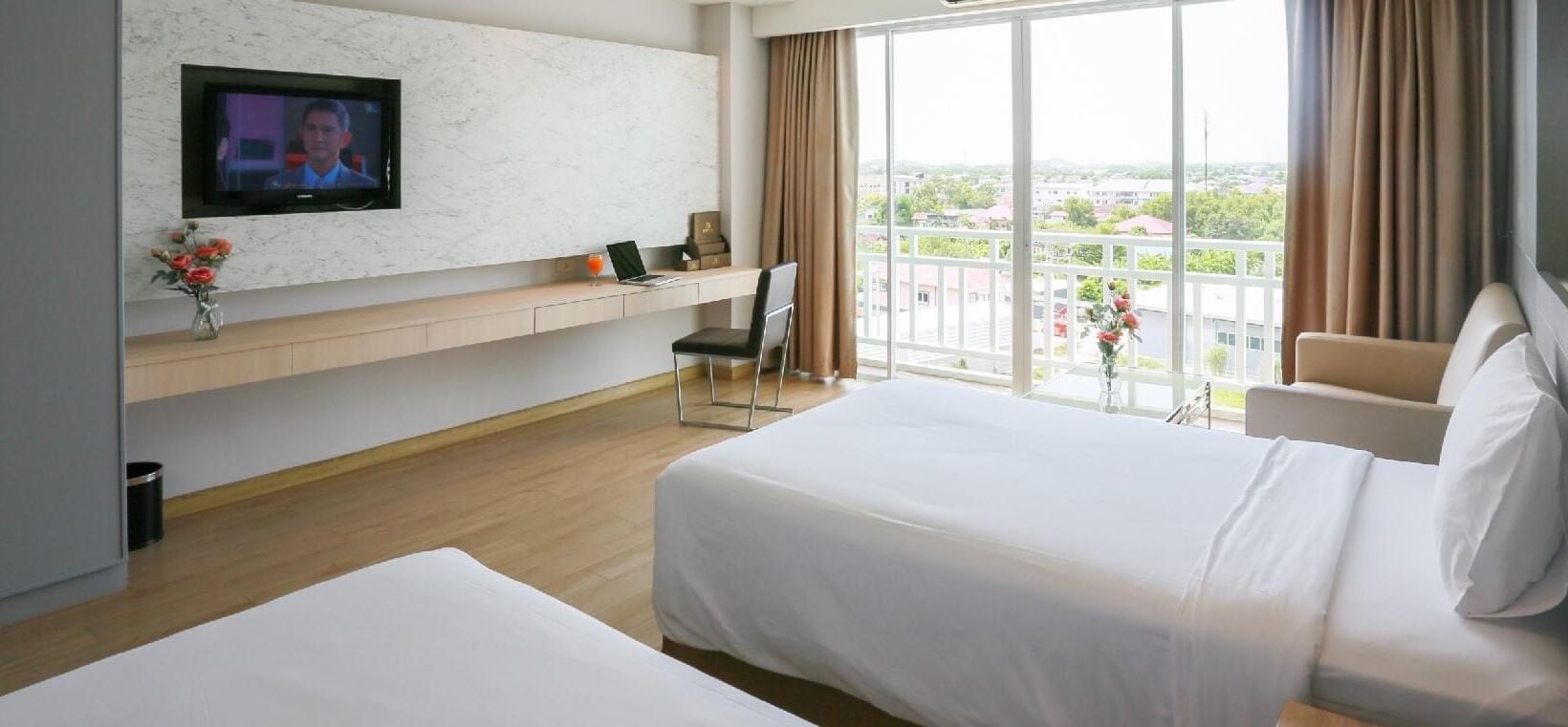 Pool, Studio, Twin Beds