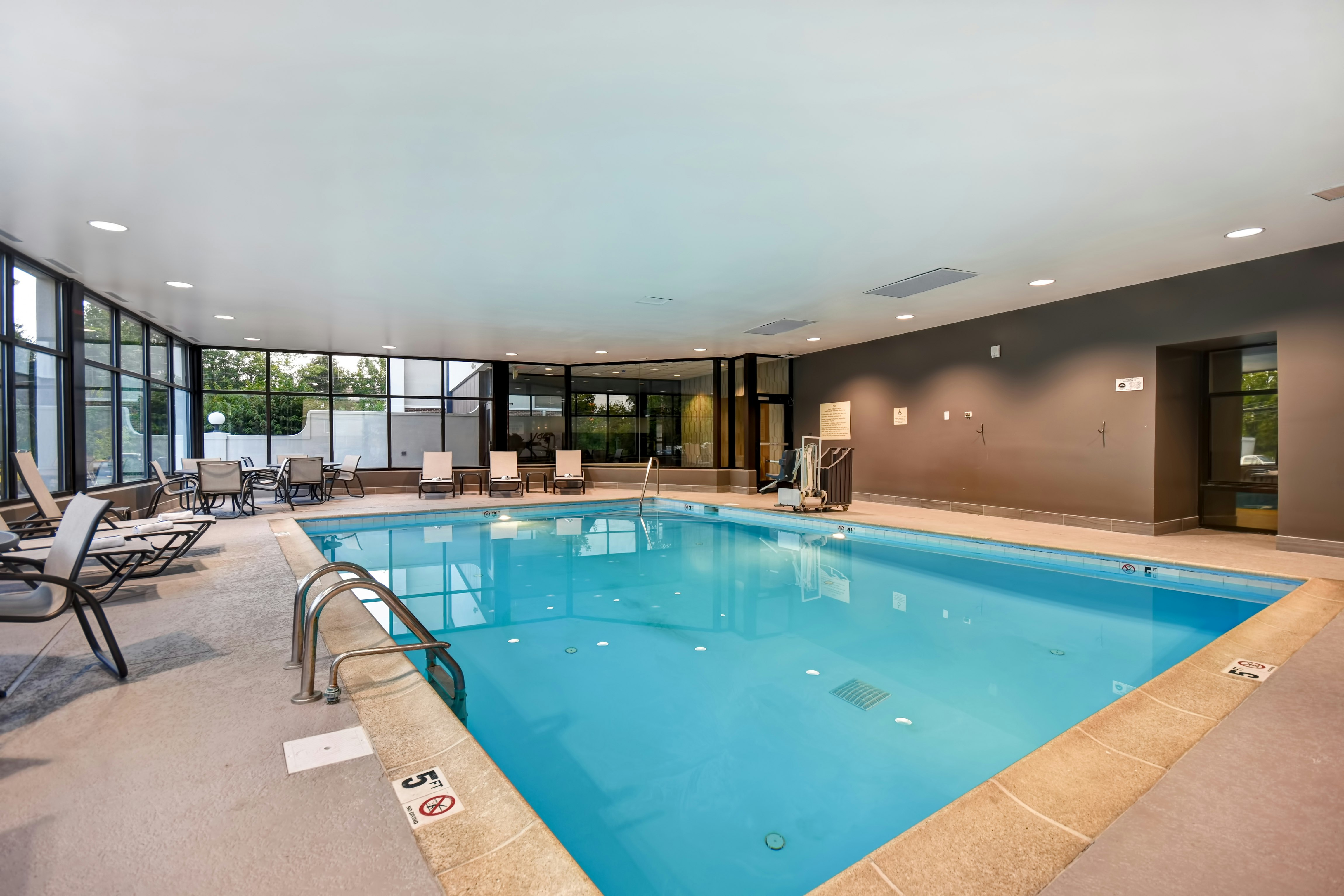 Hampton Inn I-75 Lexington Hamburg Area 20/35