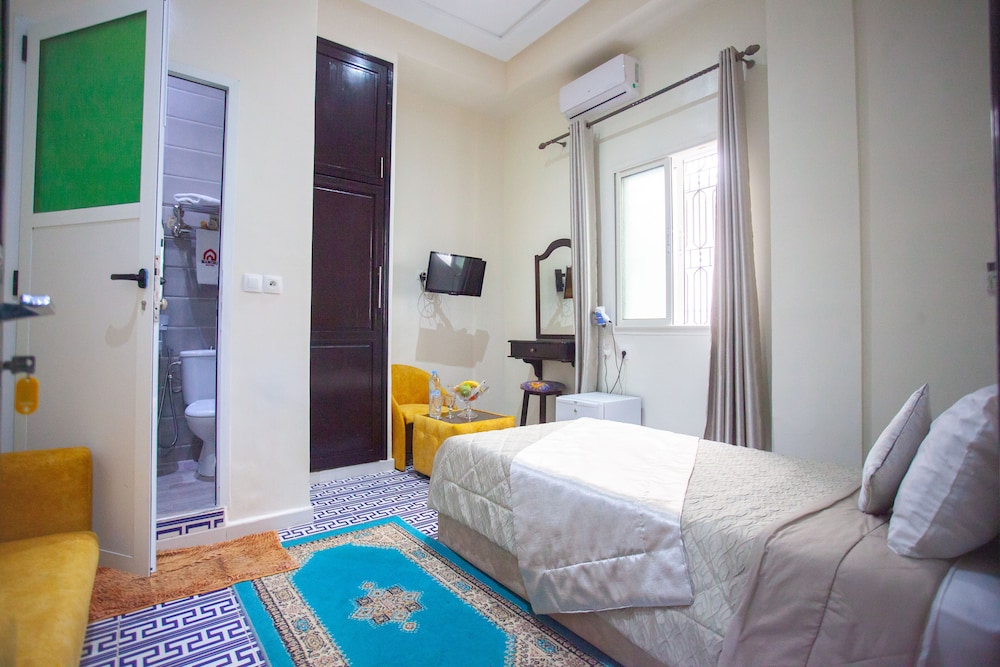 HOTEL MAMORA 27/72