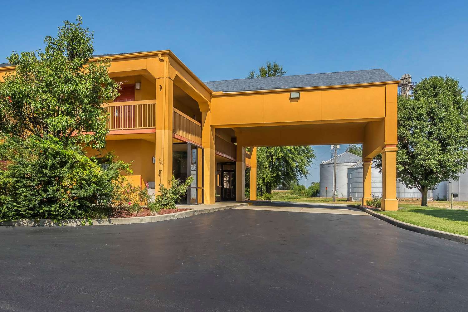 Quality Inn Charleston - Sikeston 4/36