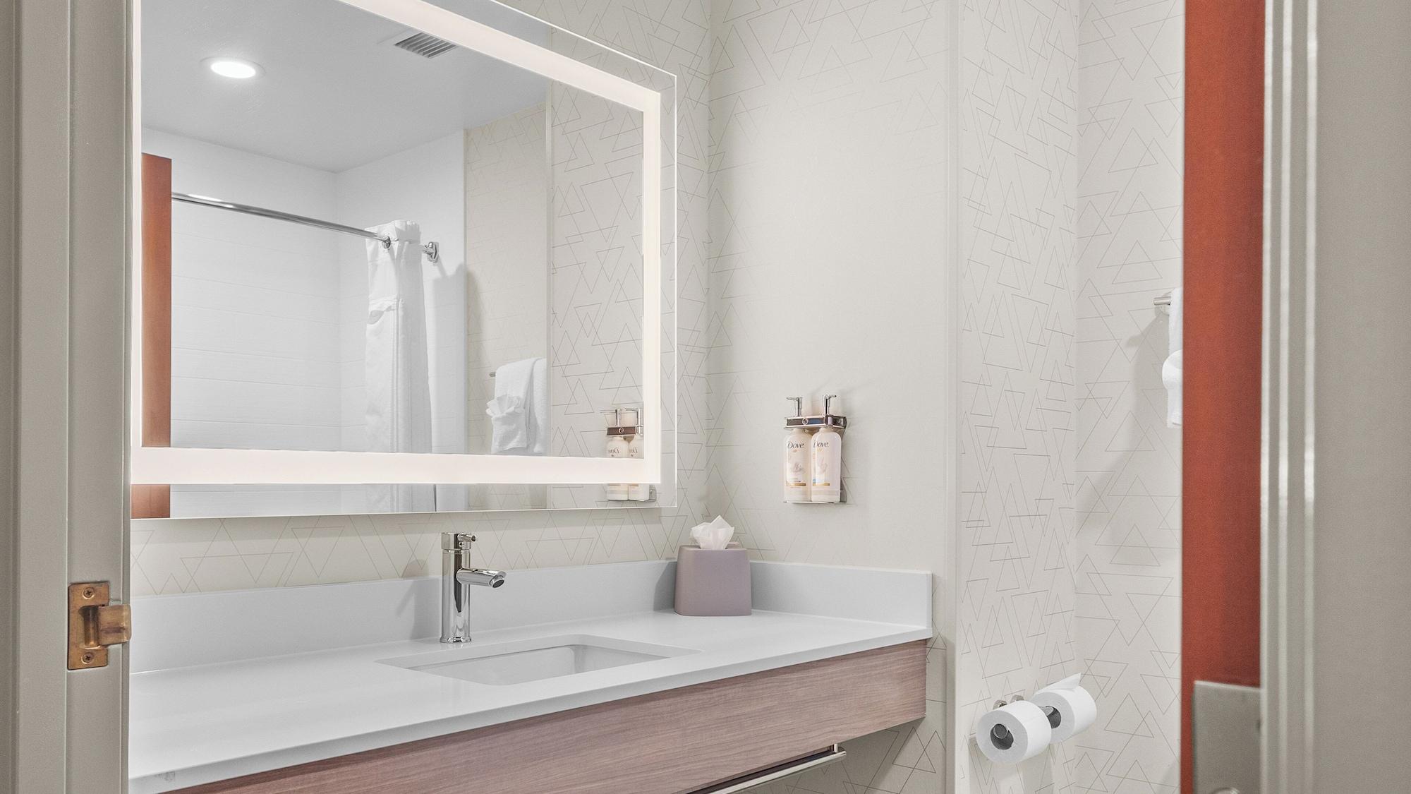 Suite, Multiple Beds، Holiday Inn Express Hotel And Suites Manchester Airport 10/10