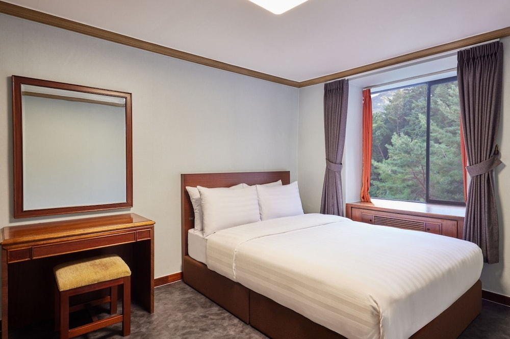 Grand, Family, Twin Beds, 3 Futon Beds, Queen Bed, 35 Pyeong