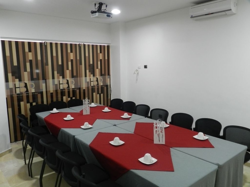 Hotel Bolivariana Plaza 24/30