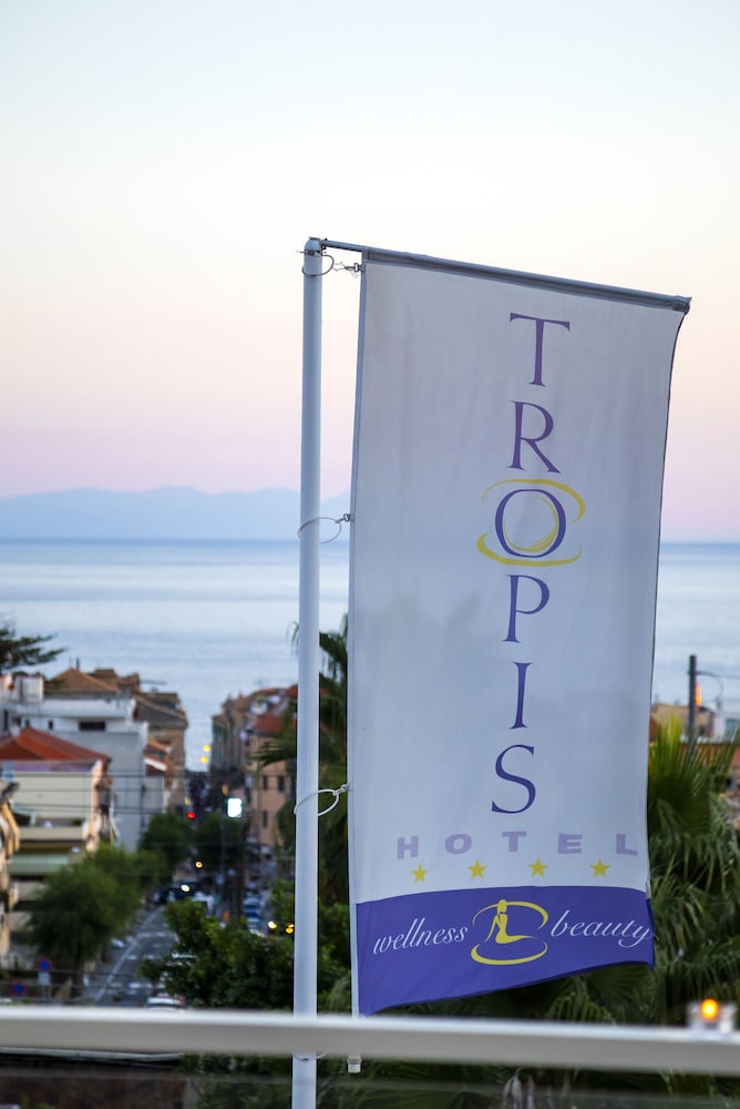 Hotel Tropis 38/70
