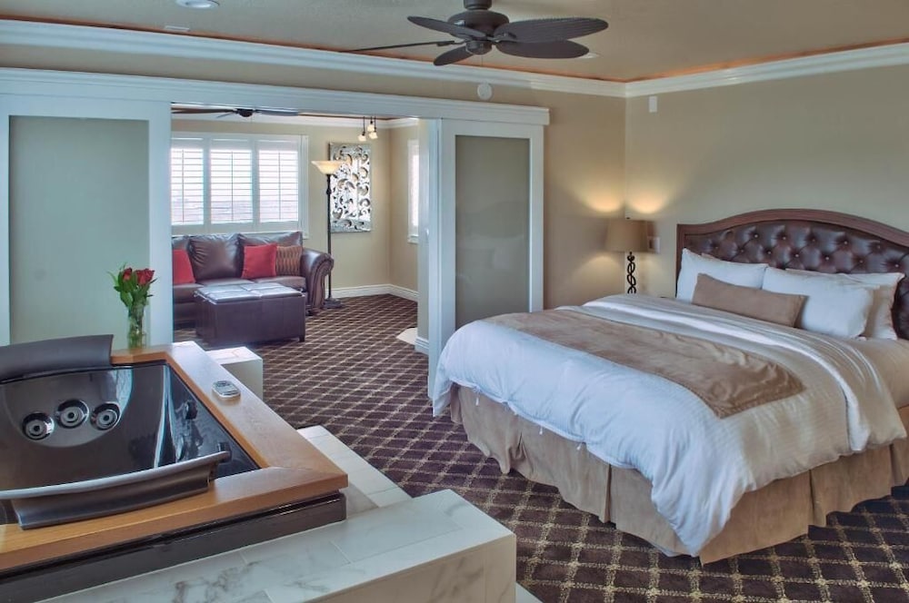 Lovers Point Inn 9/21