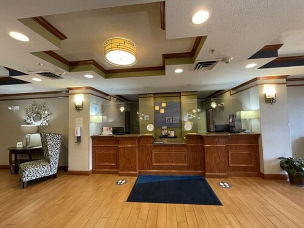 Holiday Inn Express Hotel Suites Dubois 5/72