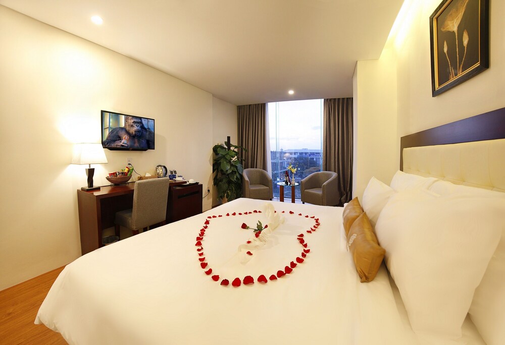 Gemma Hotel 24/63