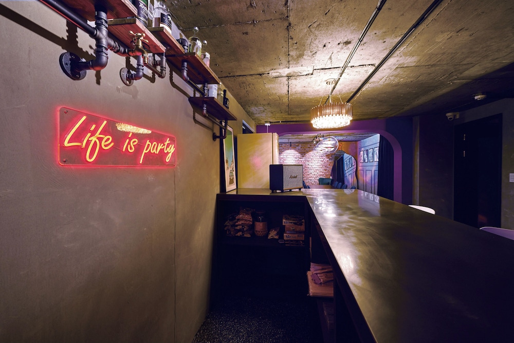88 Hostel 41/49