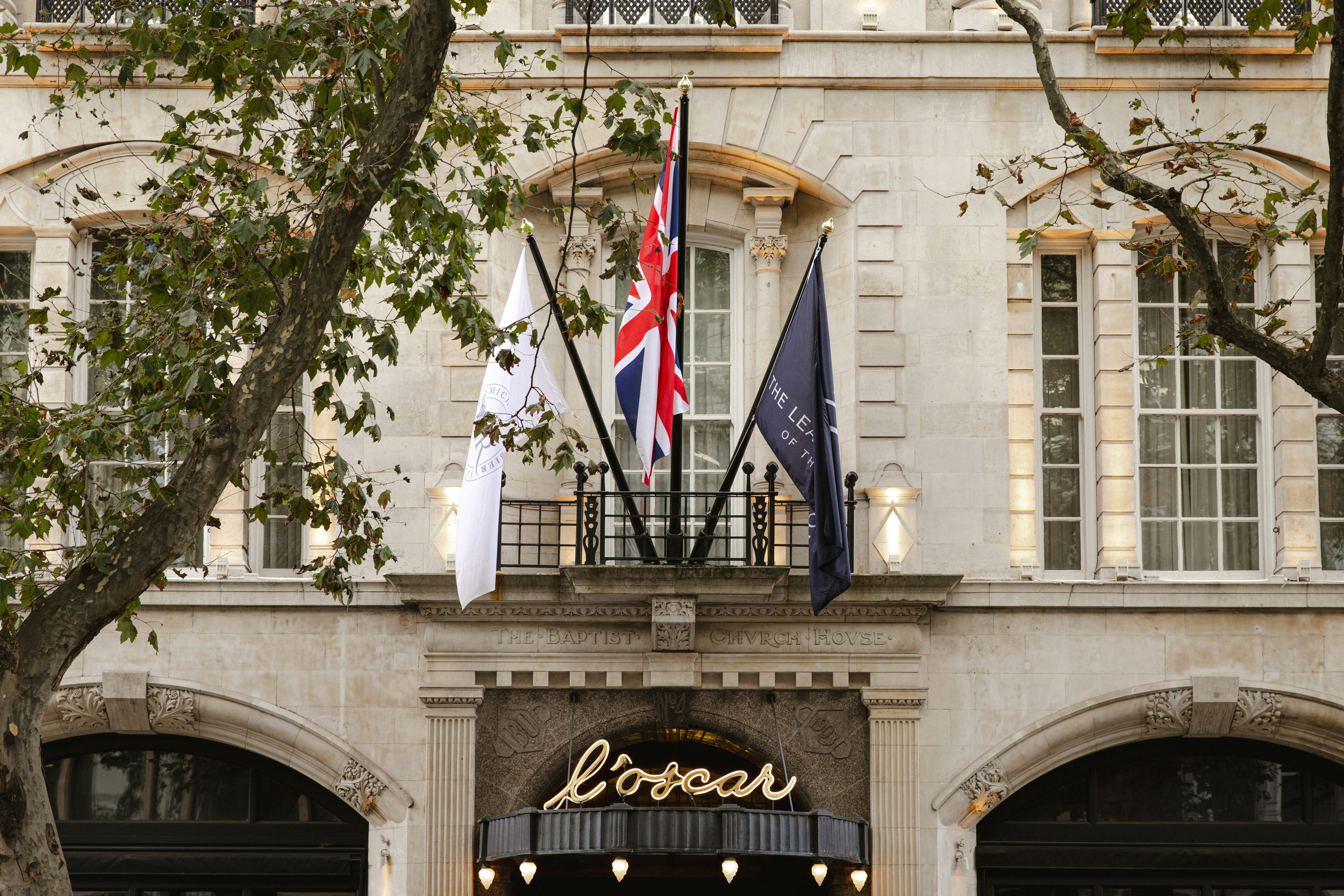 L oscar London 77/84
