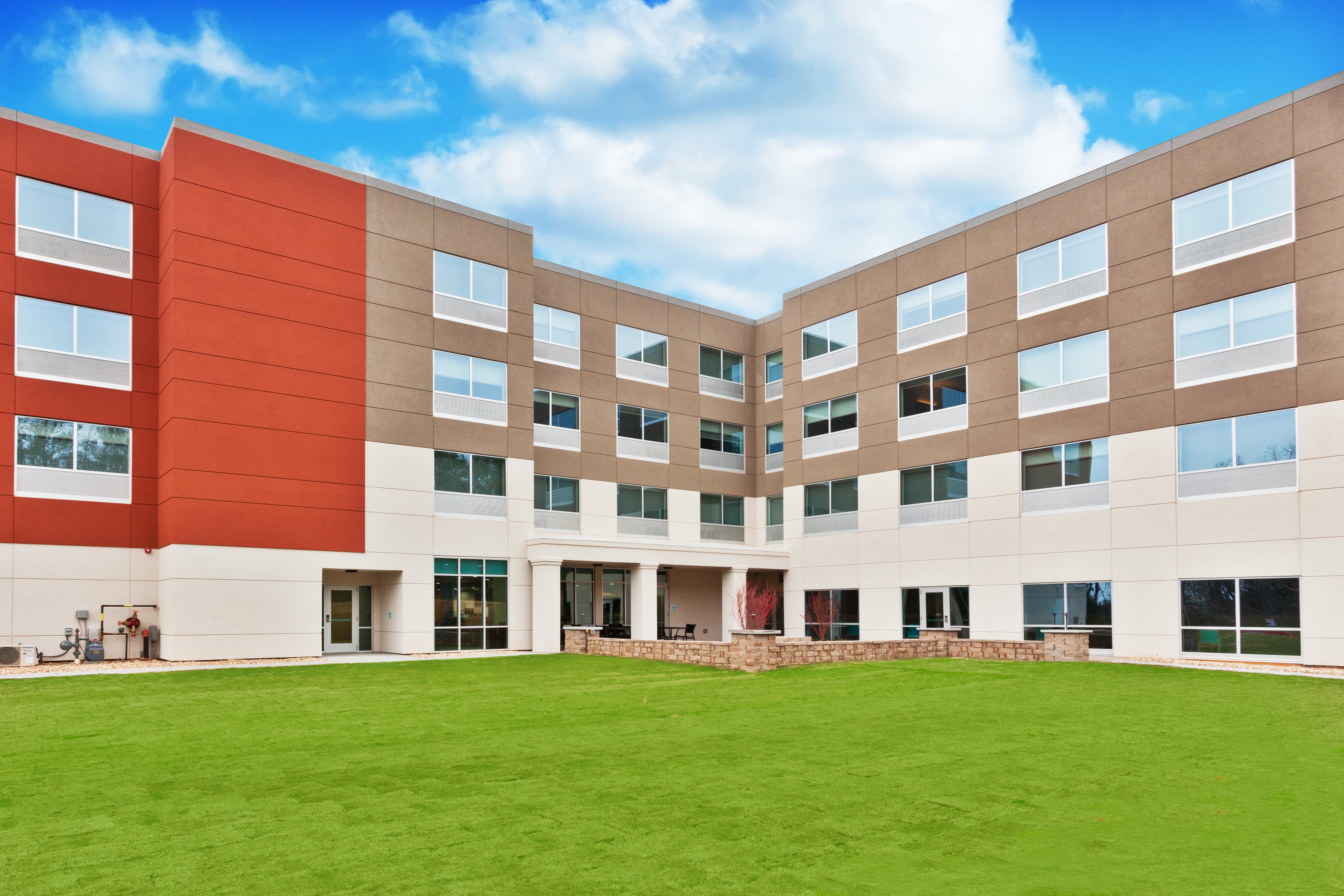 Holiday Inn Express And Suites Cartersville 30/31