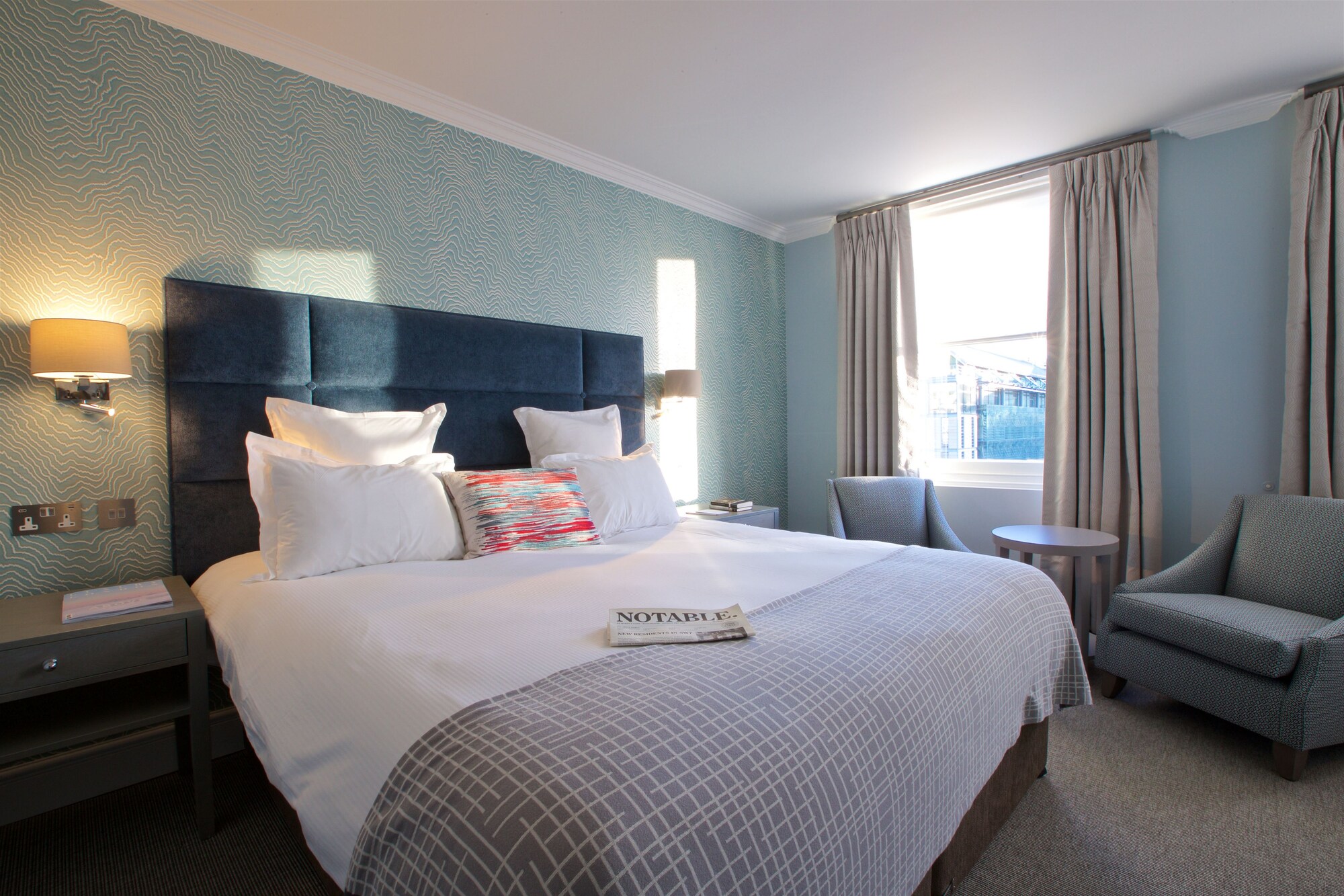 DELUXE, DOUBLE OR TWIN BED