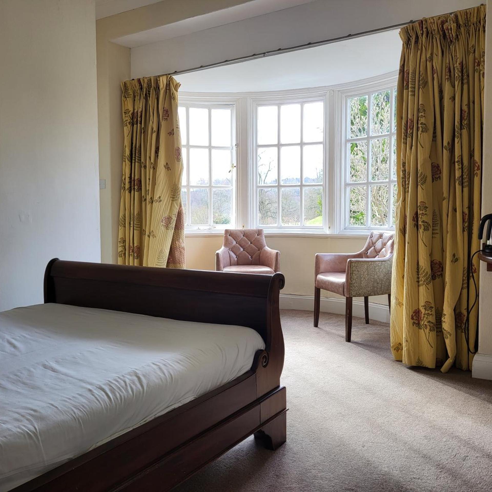 Feature, Double Bed