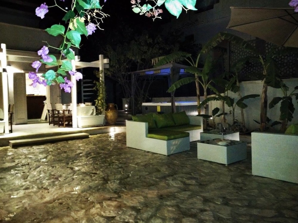Mina Accomodation 1/22