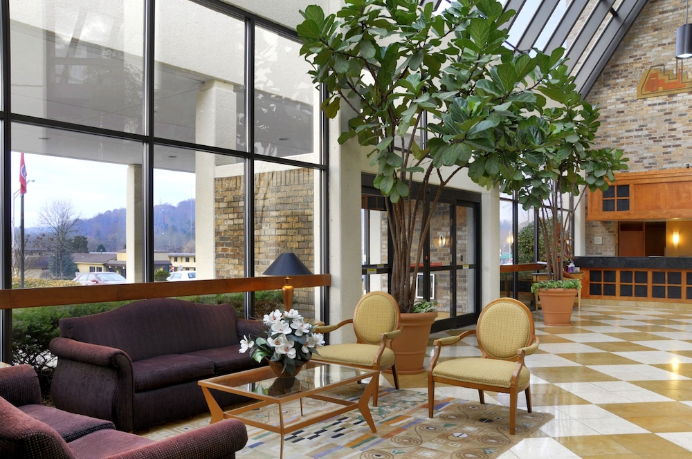 Doubletree By Hilton Hotel Oak Ridge Knoxville 39/65
