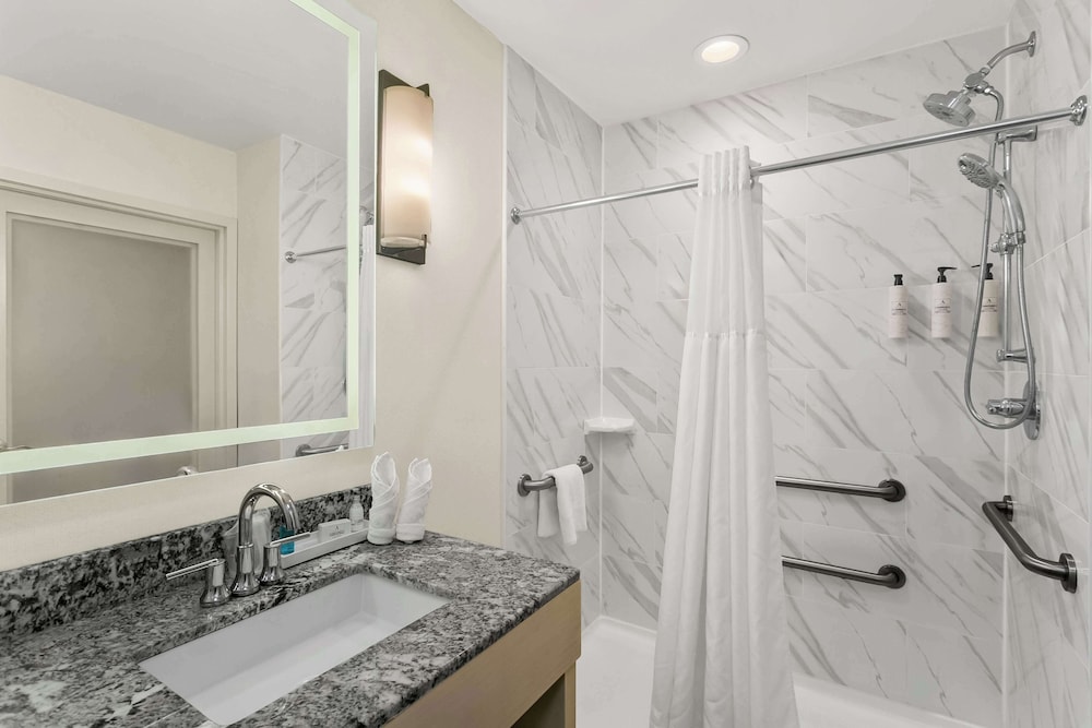 Sonesta Hotel Baltimore Inner Harbor 59/60