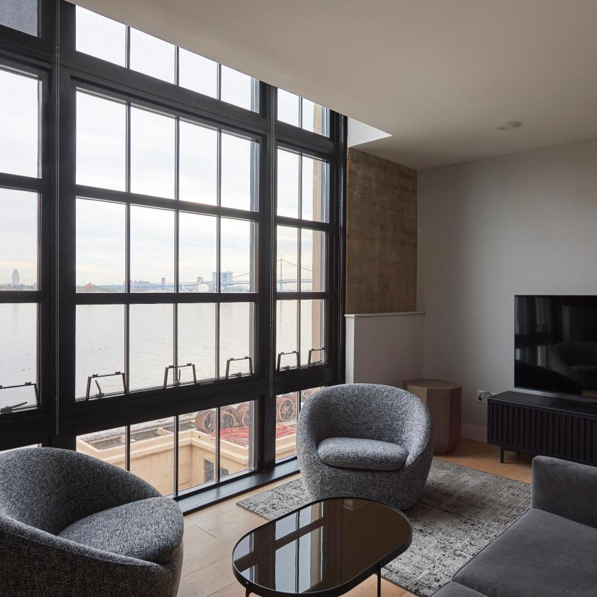 Riversuites At The Battery 10/25