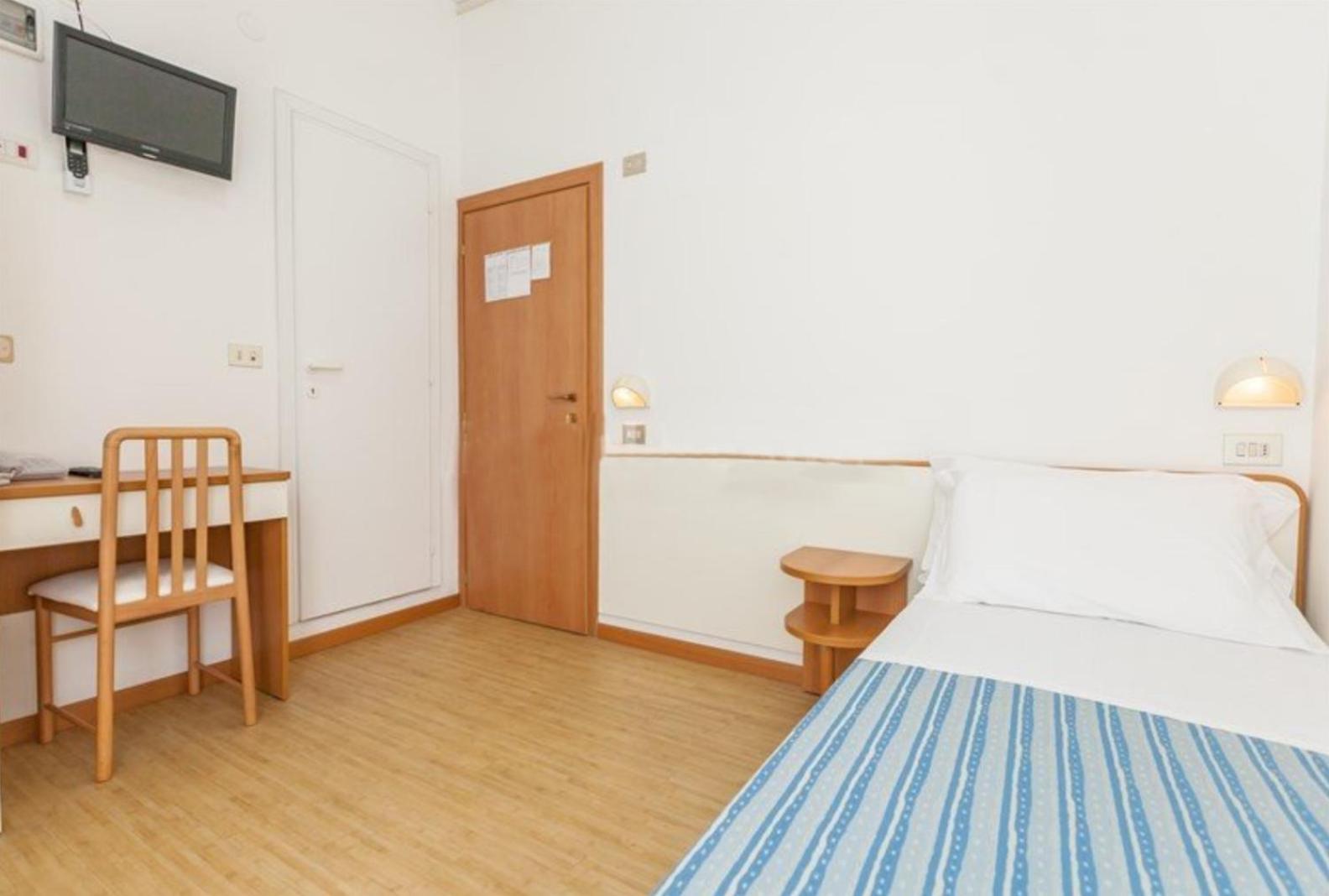 Hotel Azzurro 18/50