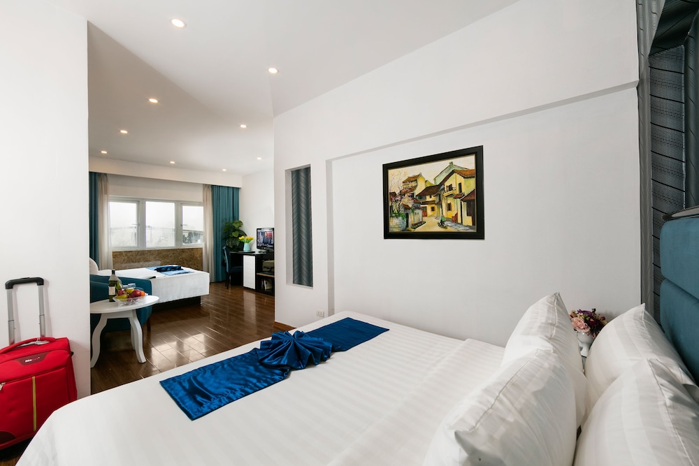 Diamond Legend Hotel 18/65