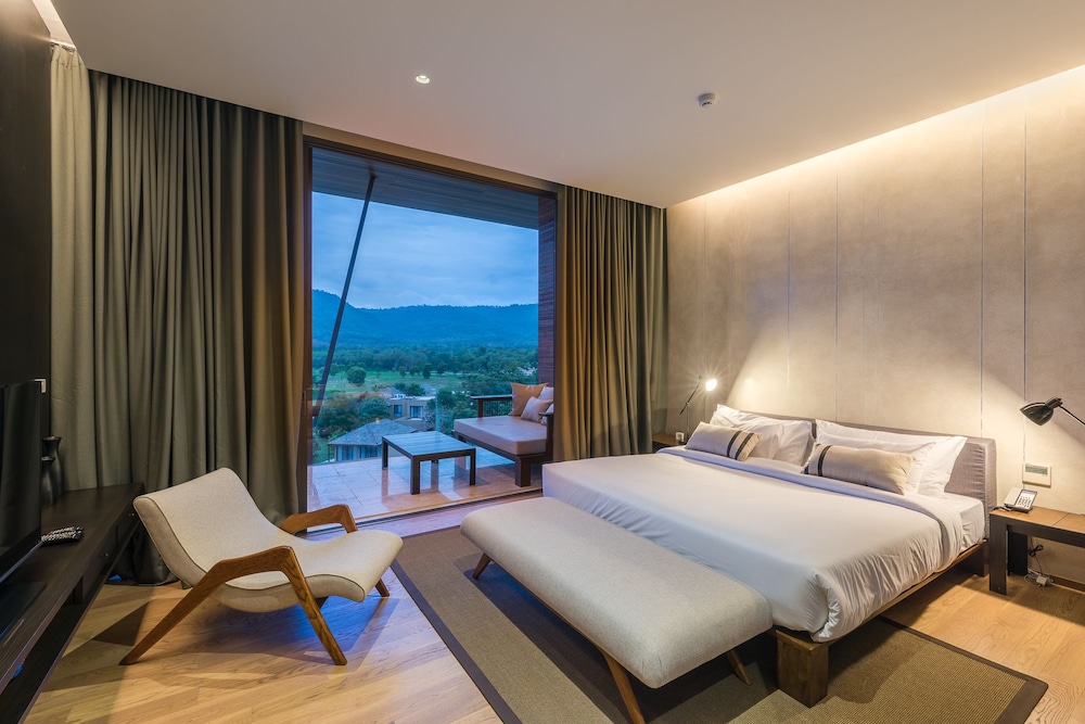 Atta Lakeside Resort Suite 22/81