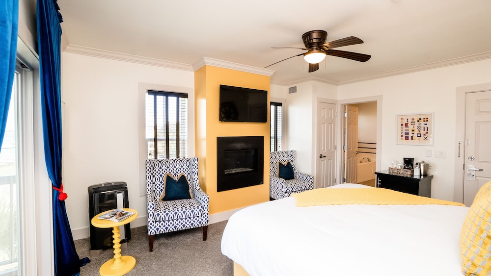 Regatta Inn 34/64