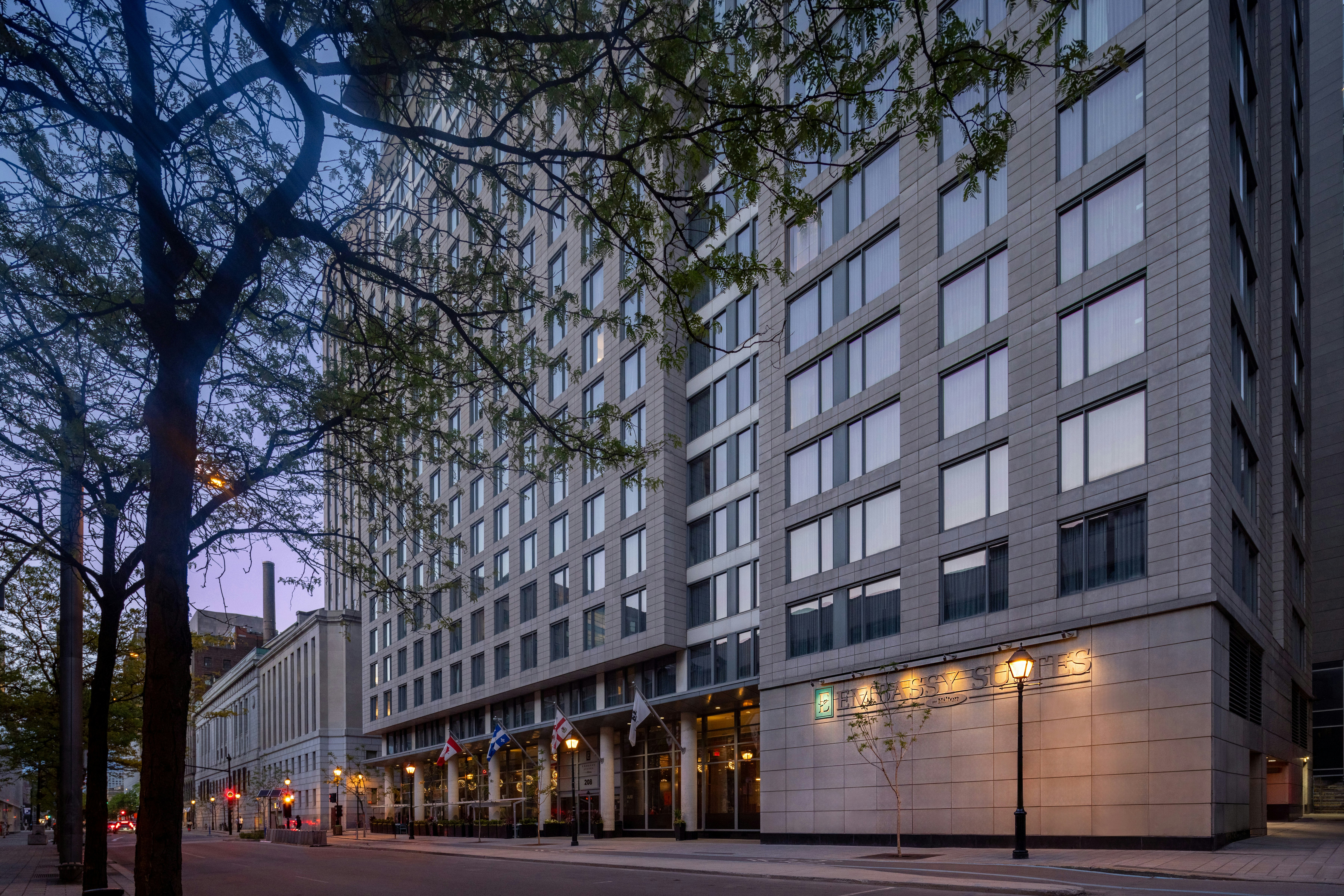 Embassy Suites By Hilton Montreal 7/81