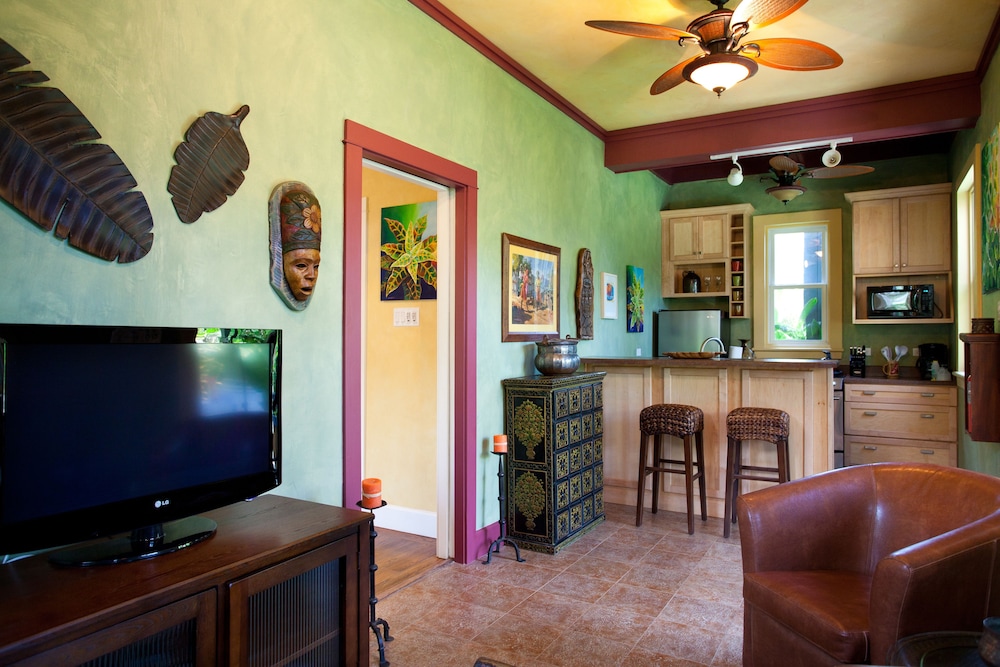 Hermosa Cove Villa Resort and Suites 33/39