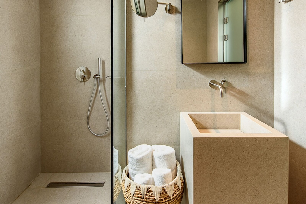 غرفة بزنس بسرير كوين بإطلالة على الفناء، Dom Boutique Hotel 2/3