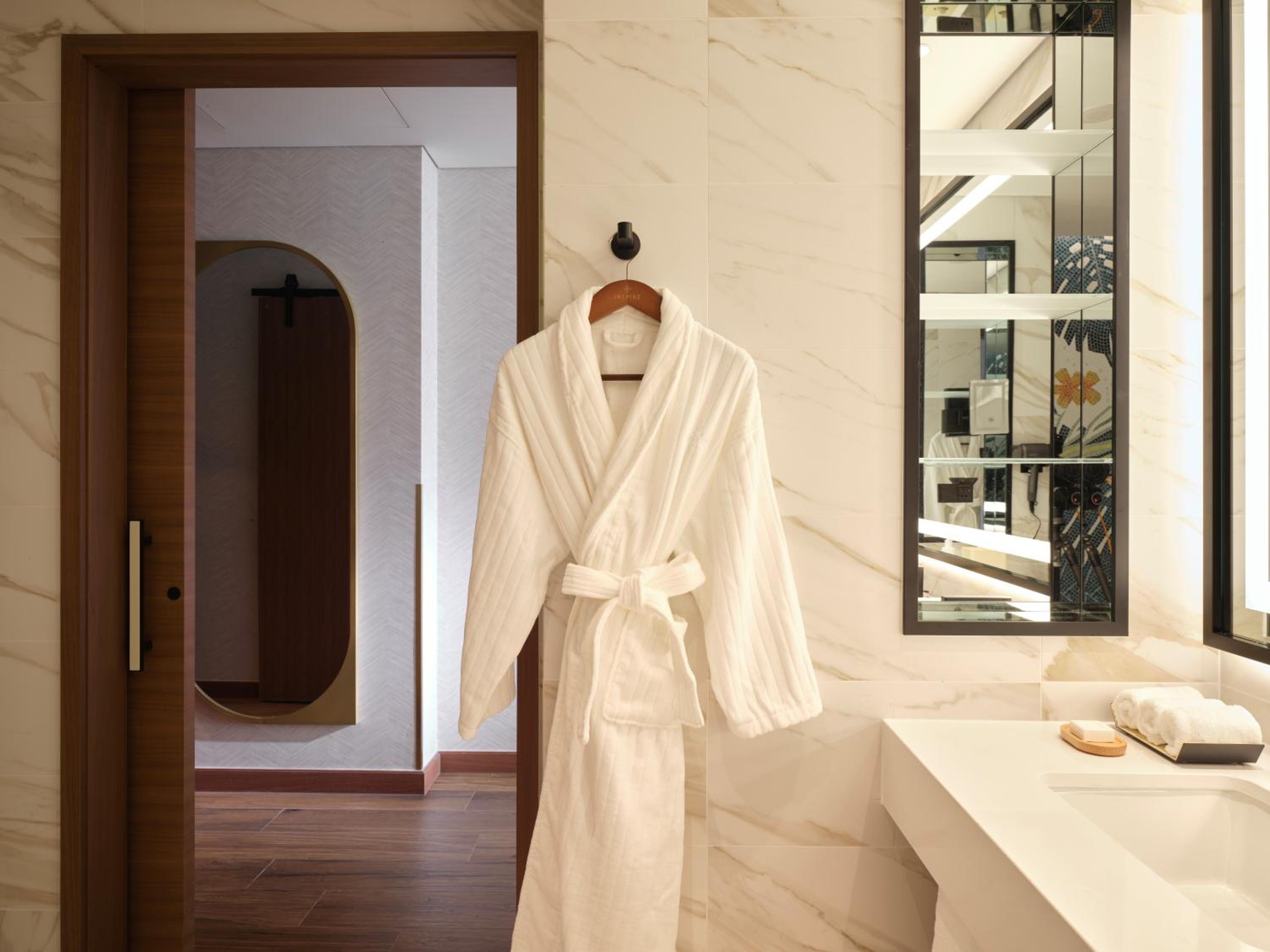 Deluxe, 2 Queen Beds, Forum Tower