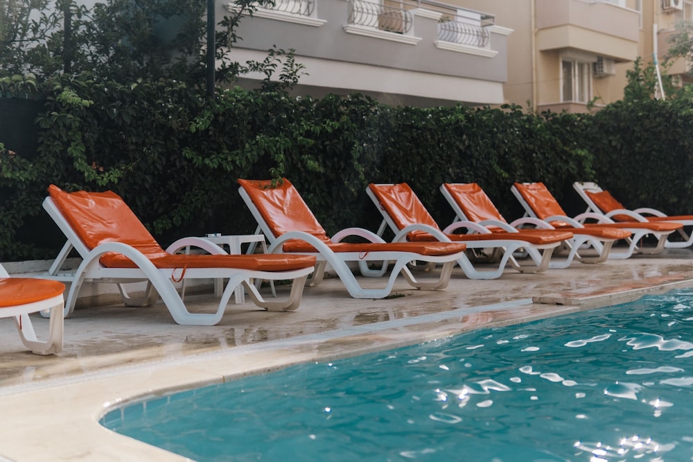 Avisos Hotel and Apartment 38/50